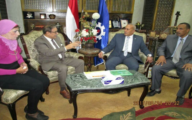محافظ السويس يستقبل اشرف عامر رئيس الهيئة العامة لقصور الثقافة